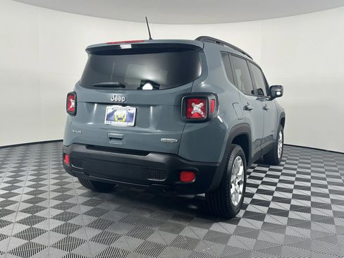 Used 2018 Jeep Renegade Latitude image 9