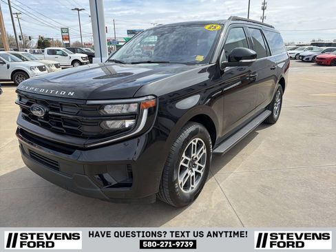 Used 2025 Ford Expedition Max Active RWD image 5
