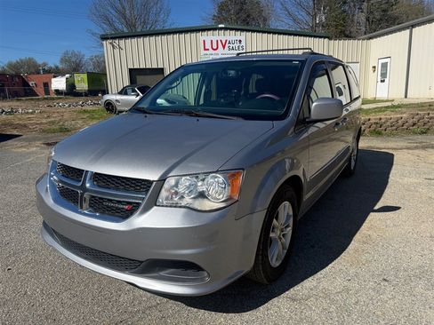 Used 2016 Dodge Grand Caravan SXT w/ UConnect Hands-Free Group image 1