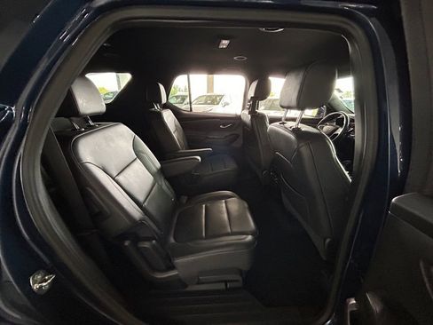 Used 2023 Chevrolet Traverse LT image 32