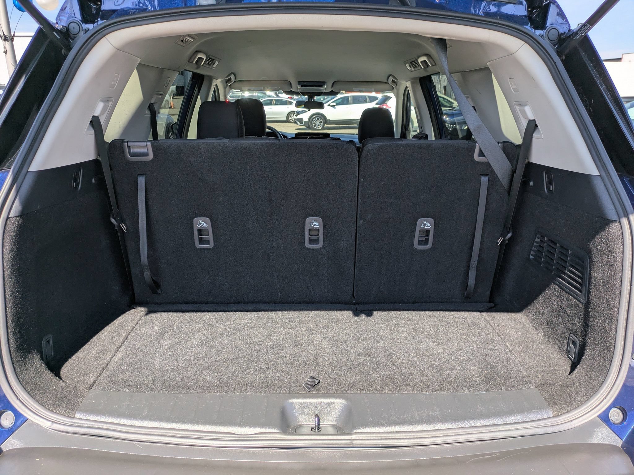 Certified 2024 Nissan Pathfinder SV FWD image 14
