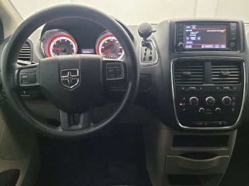 Used 2019 Dodge Grand Caravan SE image 22