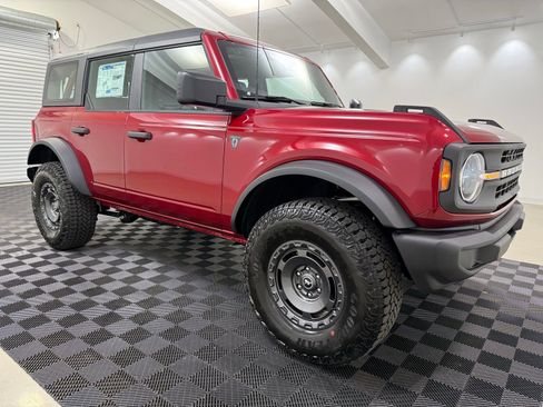 New 2025 Ford Bronco 4-Door w/ Sasquatch Package AWD/4WD image 1