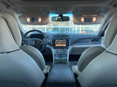 Used 2017 Lincoln Continental Reserve w/ Luxury Package image 25