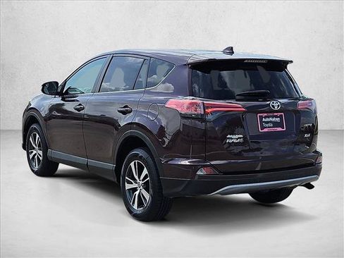 Used 2018 Toyota RAV4 XLE FWD image 8