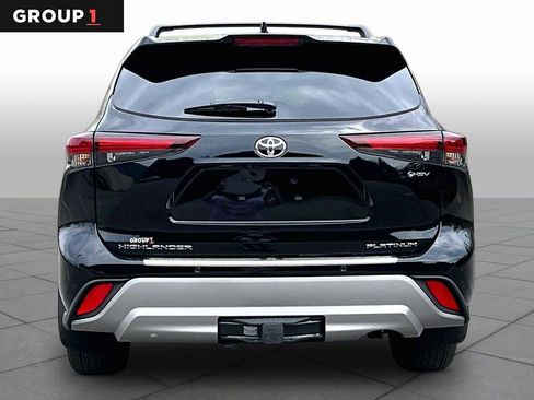 Used 2026 Toyota Highlander Platinum AWD/4WD image 5