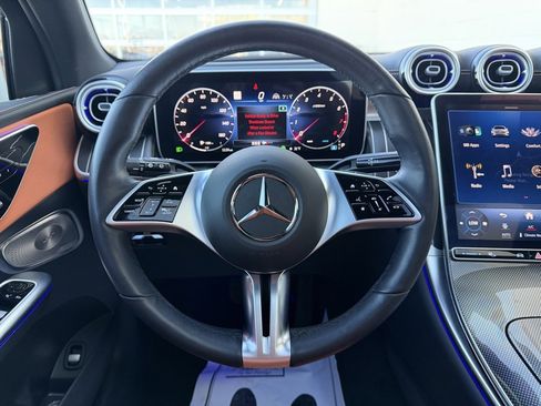 Used 2023 Mercedes-Benz GLC 300 4MATIC image 15
