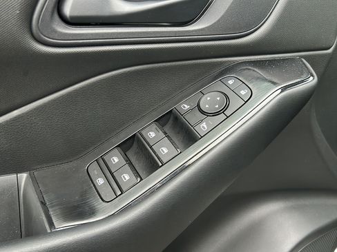 Certified 2025 Nissan Rogue S AWD/4WD image 12