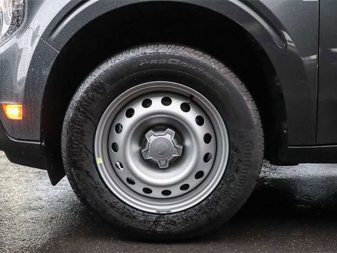 New 2025 Ford Maverick XL image 11