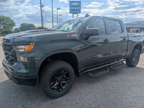 New 2026 Chevrolet Silverado 1500 Custom Trail Boss AWD/4WD image 1