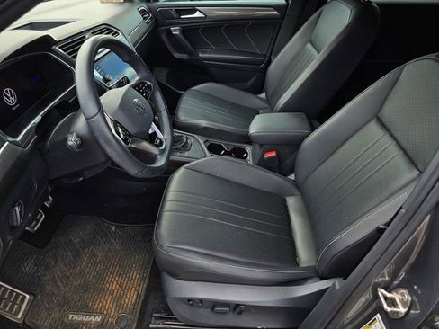 Used 2023 Volkswagen Tiguan SE R-Line FWD image 8