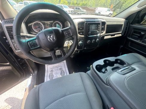 Used 2019 RAM 1500 Express w/ Express Value Package RWD image 11
