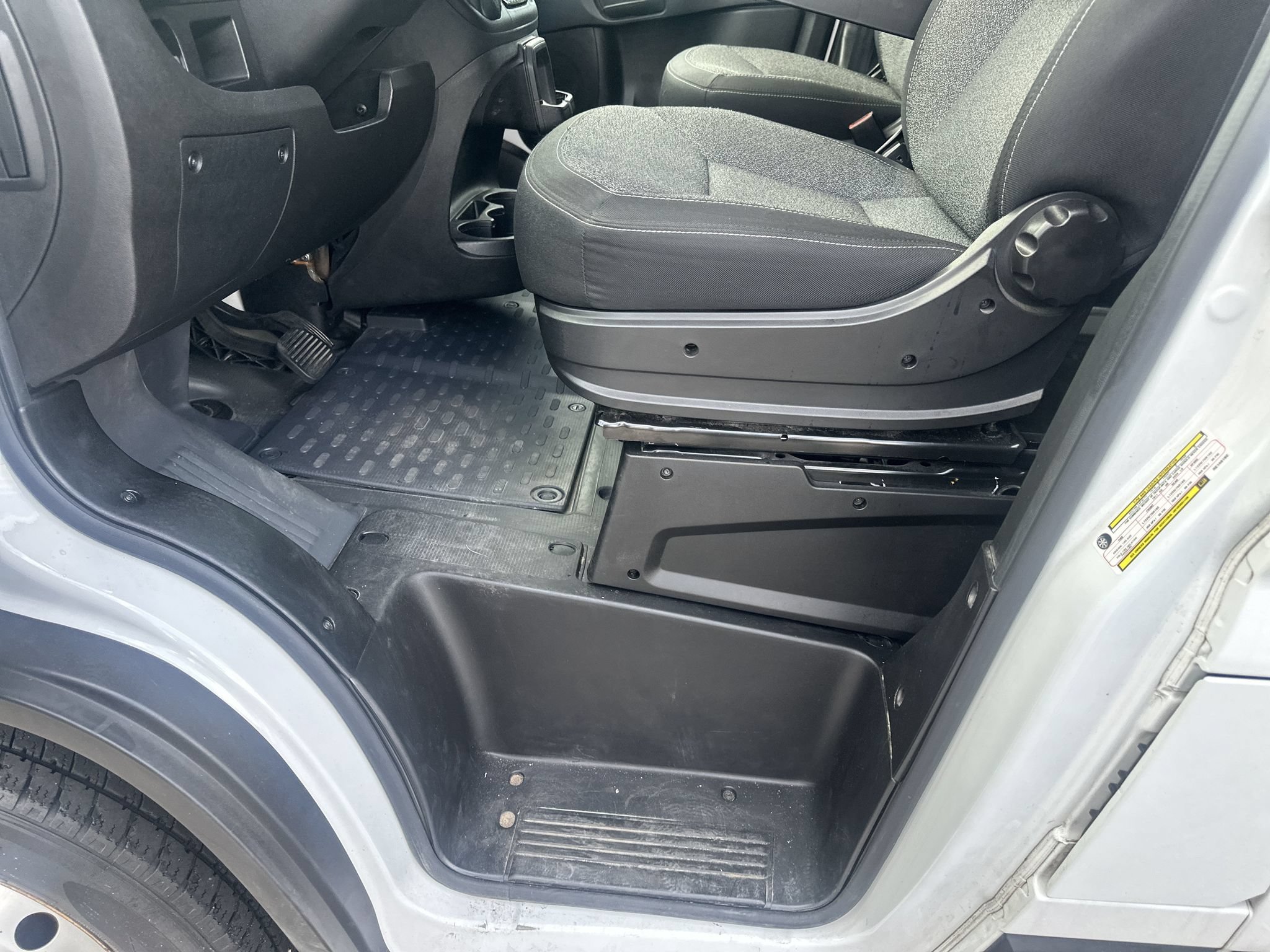 Used 2024 RAM ProMaster 2500 FWD image 9