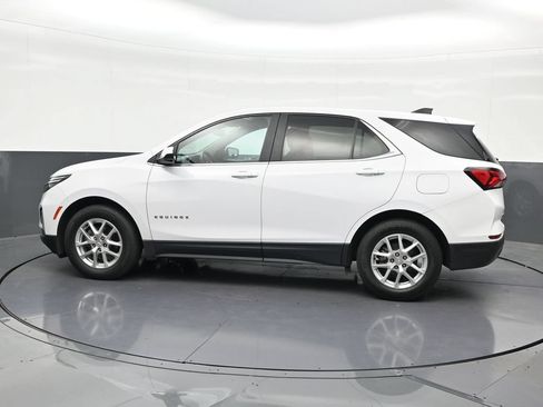 Used 2022 Chevrolet Equinox LT FWD image 2