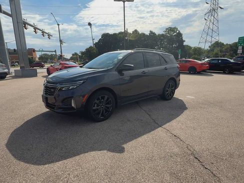 Used 2023 Chevrolet Equinox RS FWD image 4
