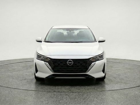 Used 2025 Nissan Sentra SV image 2