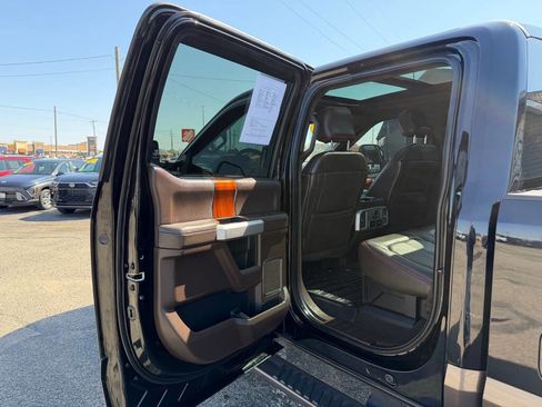 Used 2017 Ford F250 King Ranch w/ FX4 Off-Road Package AWD/4WD image 39