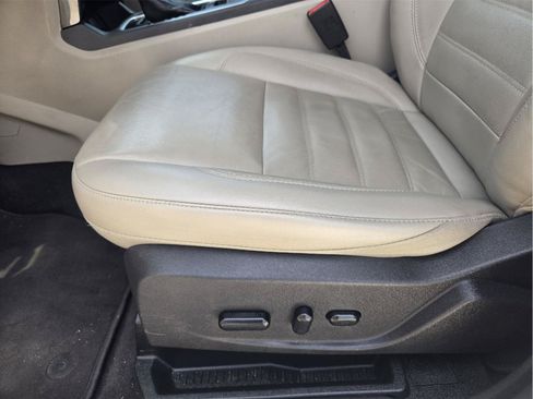 Used 2019 Ford Escape Titanium w/ U9j03 - Titanium Tow Package AWD/4WD image 23
