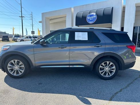 Used 2023 Ford Explorer Limited image 2
