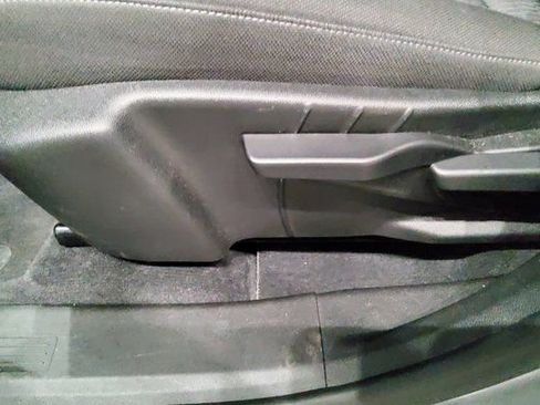 Used 2025 Chevrolet Equinox LT image 18