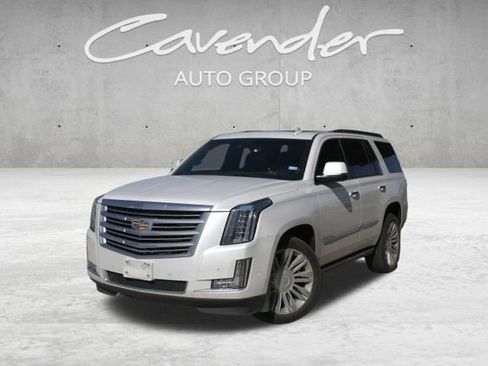 Used 2017 Cadillac Escalade Platinum image 1