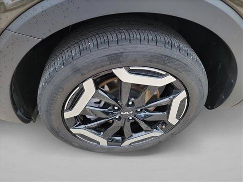 Used 2025 Kia Telluride S FWD image 9