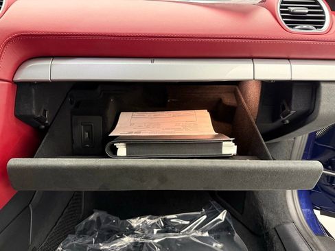 Used 2022 Porsche 718 Boxster Spyder image 32