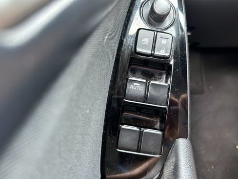 Used 2017 MAZDA MAZDA3 Sport FWD image 17