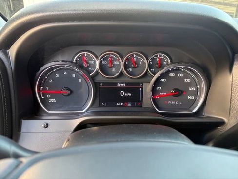 Used 2022 Chevrolet Silverado 2500 LT w/ Convenience Package AWD/4WD image 9