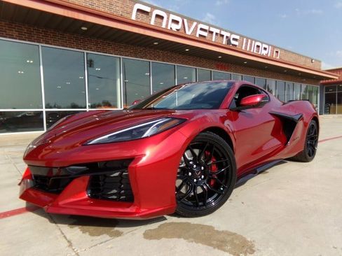 Used 2025 Chevrolet Corvette Z06 RWD image 1