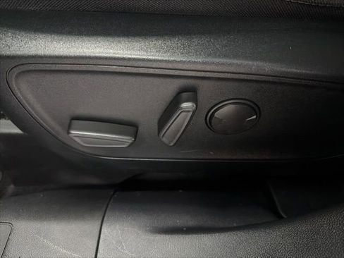 Used 2020 Ford Escape SE image 13