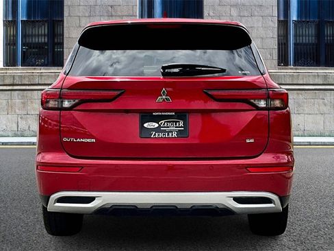 Used 2023 Mitsubishi Outlander SE image 4