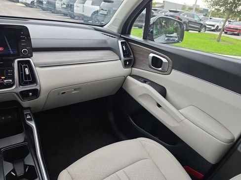 Certified 2023 Kia Sorento EX FWD image 10