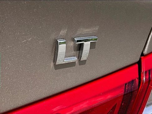 Used 2023 Chevrolet Malibu LT FWD image 28