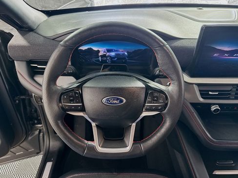 Used 2025 Ford Explorer ST-Line w/ ST-Line Street Pack image 14
