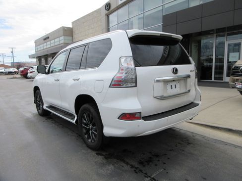 Used 2021 Lexus GX 460 Premium w/ Premium Package image 5