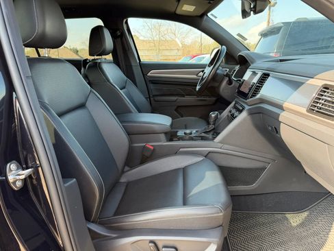 Used 2020 Volkswagen Atlas Cross Sport SEL image 24