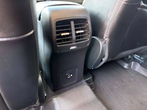 Used 2022 Ford Escape SEL w/ Technology Package AWD/4WD image 17