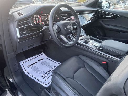 Used 2025 Audi Q8 Prestige w/ Prestige Package image 9