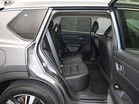 Used 2024 Nissan Rogue SL AWD/4WD image 25