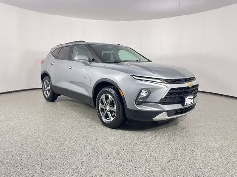 Used 2023 Chevrolet Blazer LT w/ Convenience Package FWD image 9