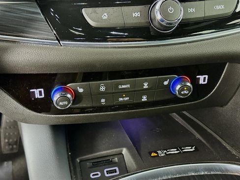 Certified 2024 Buick Enclave Essence w/ Experience Buick Package image 18