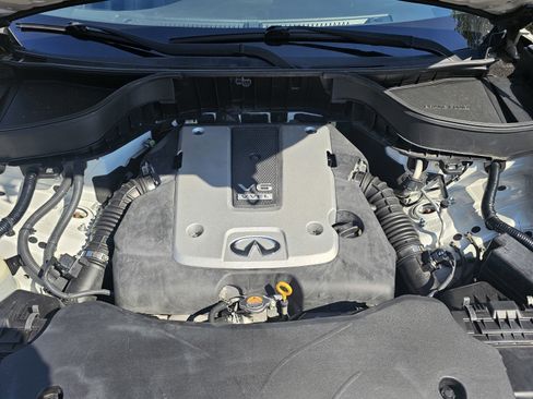 Used 2017 INFINITI QX70 2WD w/ Premium Package image 17