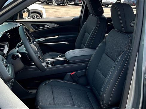 New 2026 Chevrolet Traverse LT FWD image 9
