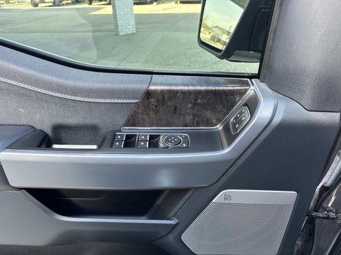 Used 2023 Ford F150 Lariat w/ Trailer Tow Package image 19