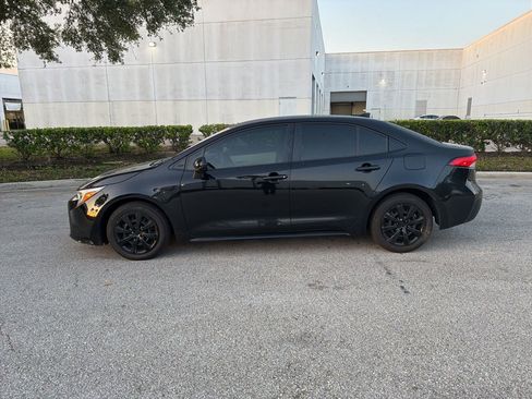 Used 2024 Toyota Corolla LE FWD image 2