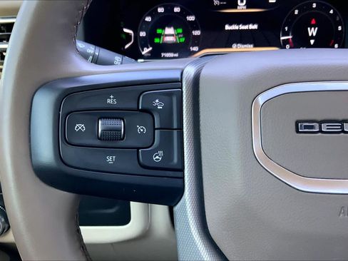 Used 2023 GMC Yukon Denali AWD/4WD image 24