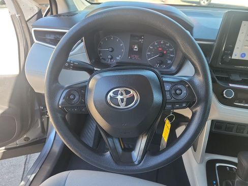 Certified 2024 Toyota Corolla Cross L image 23