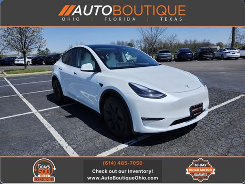 Used 2024 Tesla Model Y Long Range AWD/4WD image 1