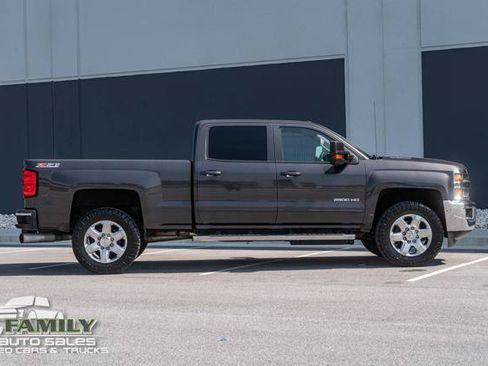 Used 2015 Chevrolet Silverado 2500 LT w/ LT Convenience Package AWD/4WD image 10